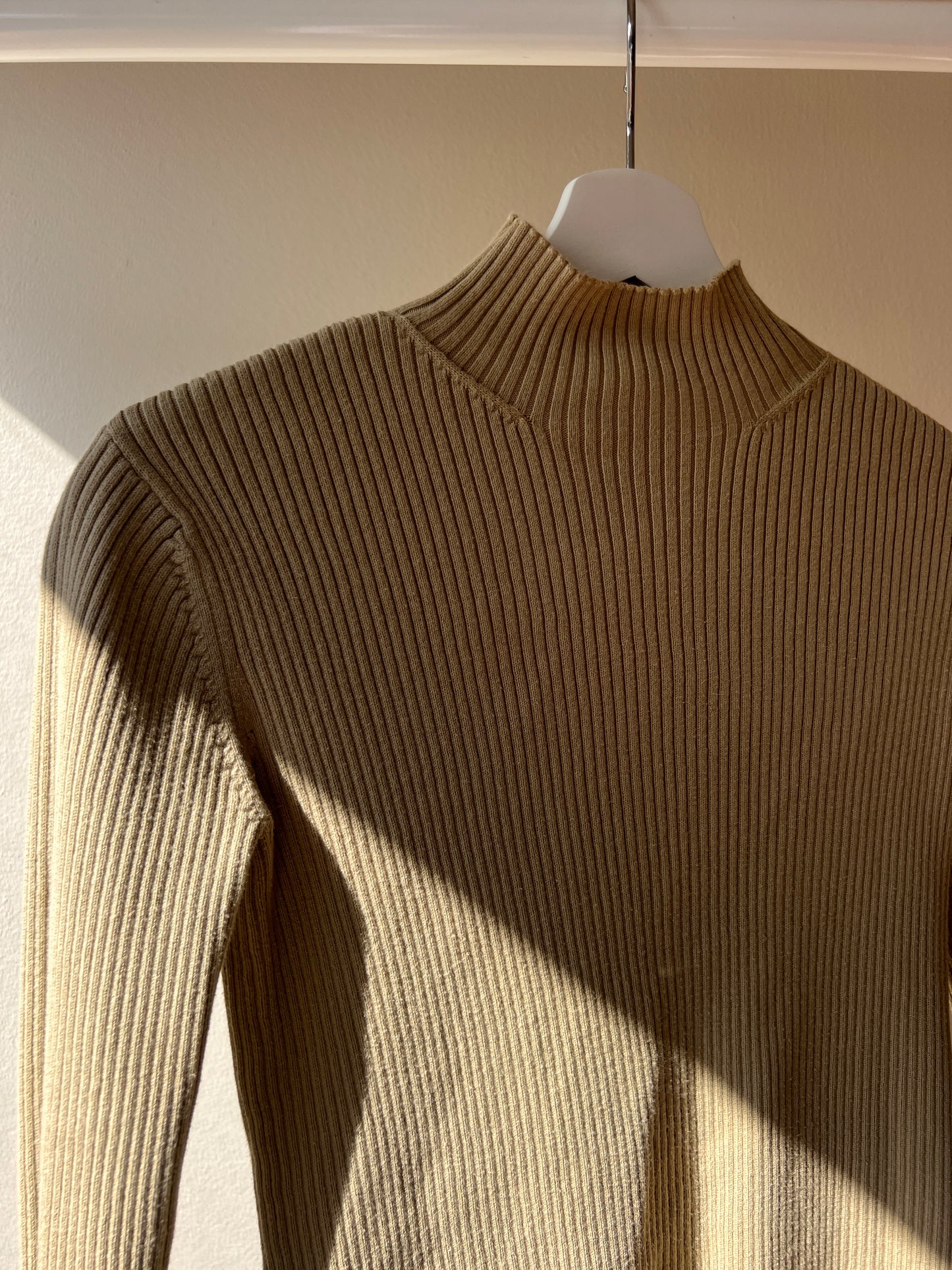 90's Mock Neck