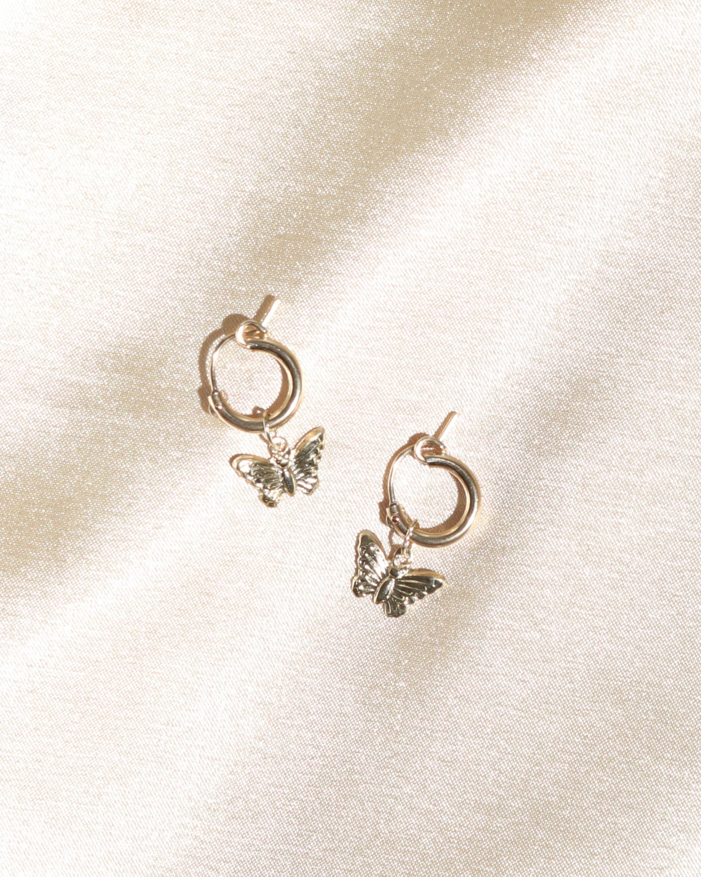 Mariposa Hoops